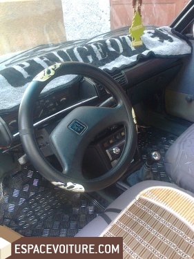305 Peugeot