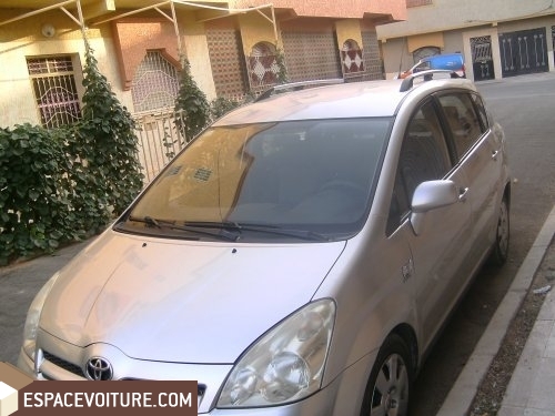 Corolla verso Toyota