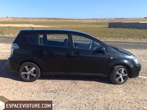 Corolla verso Toyota