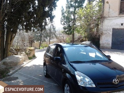 Corolla verso Toyota