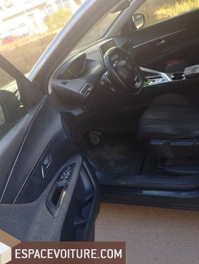 3008 Peugeot