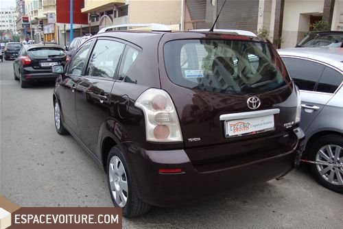 Corolla verso Toyota