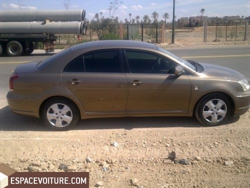 Avensis Toyota