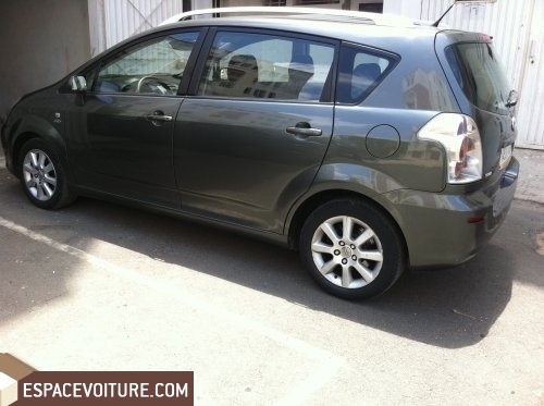 Corolla verso Toyota