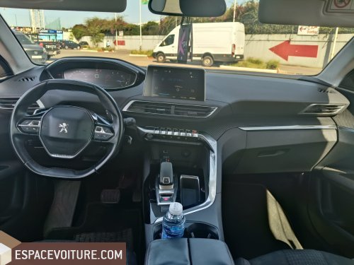 3008 Peugeot