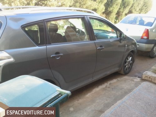 Corolla verso Toyota