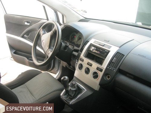 Corolla verso Toyota