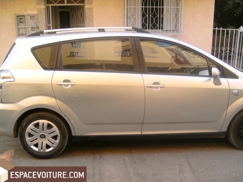 Corolla verso Toyota