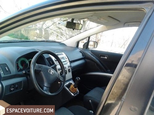 Corolla verso Toyota